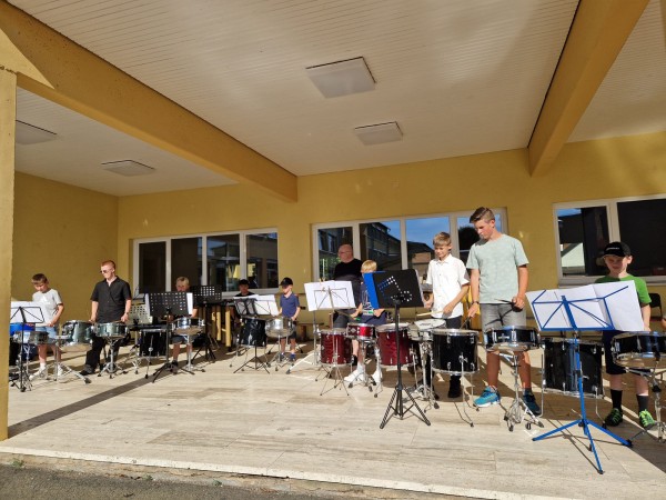 Musikschulfest im Pausenhof Pressath